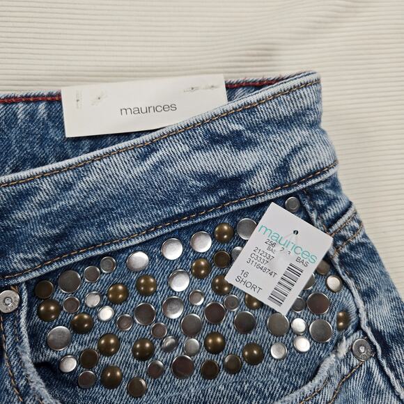 NWT Maurices Edgely High Rise Studded 90's Taper Distressed Jeans Size 16 Short - Picture 3 of 8